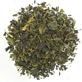 Листья и стебли крапивы двудомной