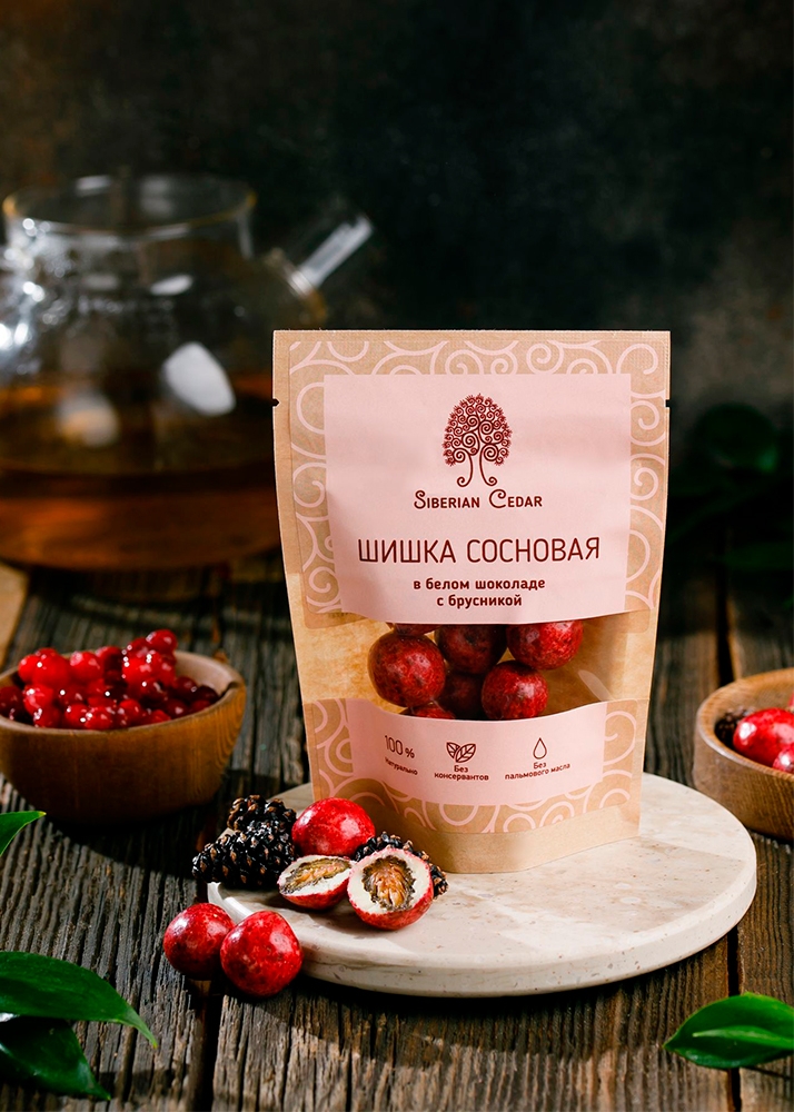 Сосновая шишка в белом шоколаде с брусникой, 60 г