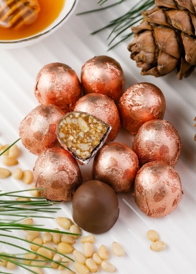 Кедровый грильяж в молочном шоколаде, 1 кг