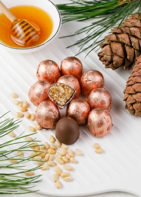 Кедровый грильяж в молочном шоколаде, 1 кг