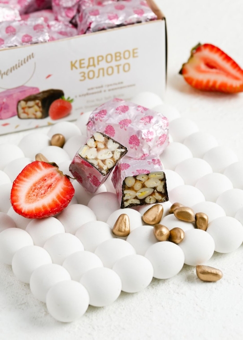 ★ Москва ★ Мягкий грильяж «‎Кедровое золото»‎ с клубникой и шампанским, 450 г | шоу-бокс