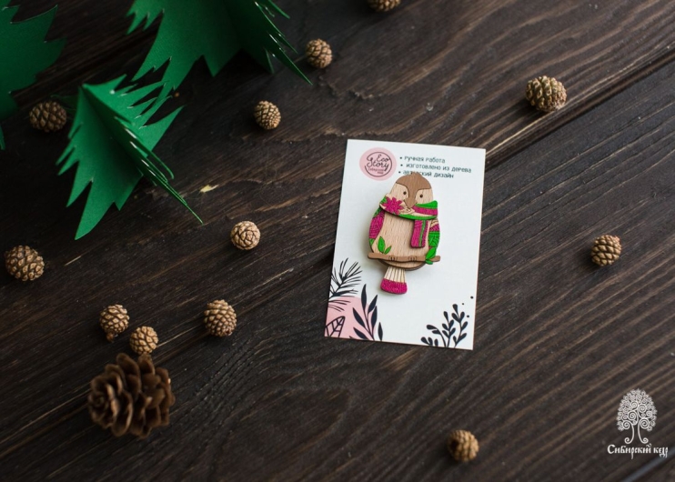 Деревянная брошь «Воробушек»