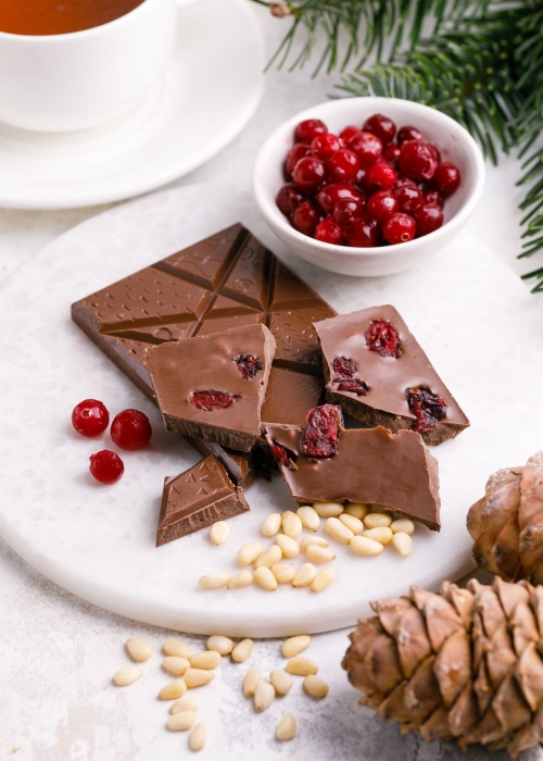 ★ Молочный шоколад с кедровым орехом и клюквой, 100 г