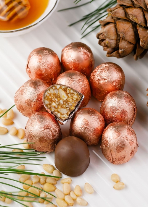 Кедровый грильяж в молочном шоколаде, 1 конфета