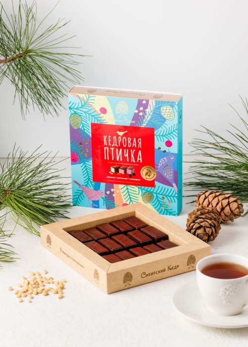 Кедровая птичка, 180 г — классика, земляника, смородина