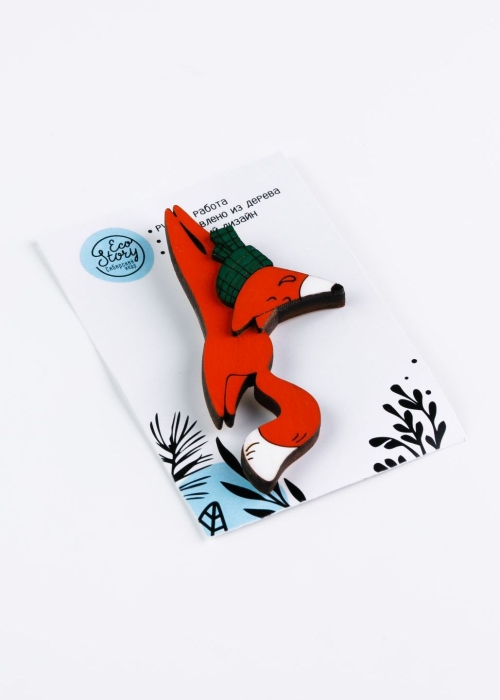 Деревянная брошь «Лисичка в прыжке»