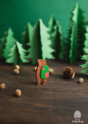 Деревянная брошь «Медведь»