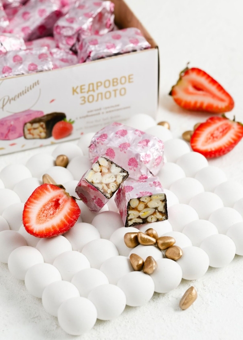 ★ Мягкий грильяж «‎Кедровое золото»‎ с клубникой и шампанским, 450 г | шоу-бокс