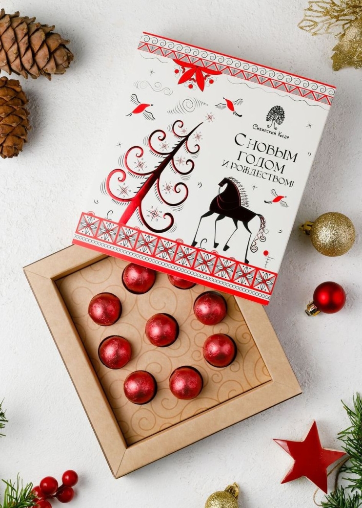 Кедровый грильяж с клюквой, 120 г в подарочной обложке «Мезенская роспись»