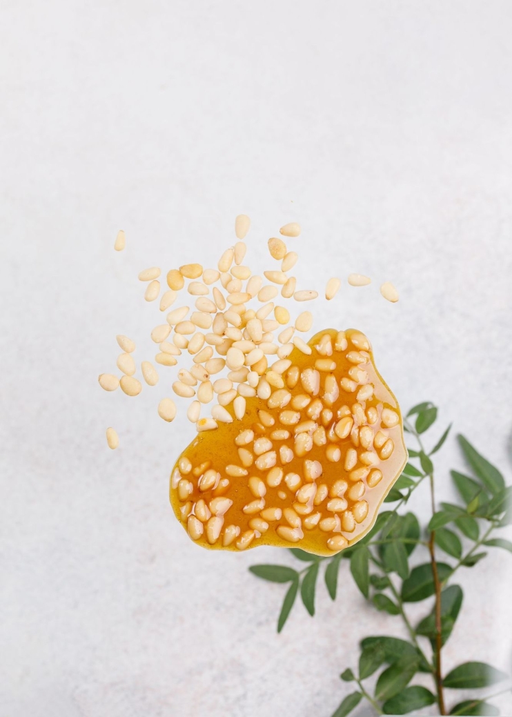 Мёд с цельным кедровым орехом, 220 г