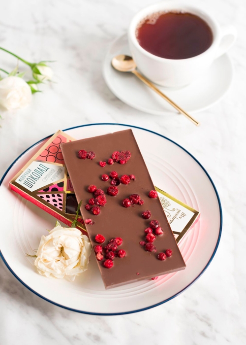 ★ Молочный шоколад с земляникой и брусникой, 100 г