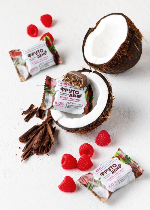 Финиковые конфеты Фрутодень кокос-малина в шоколаде, 450 г