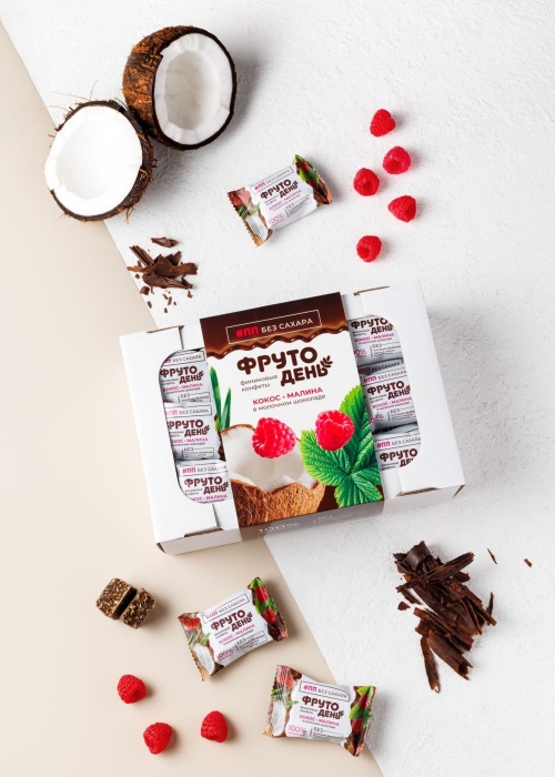 Финиковые конфеты Фрутодень кокос-малина в шоколаде, 450 г