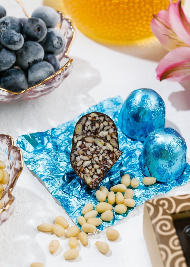 Кедровый грильяж с черникой, 1 конфета