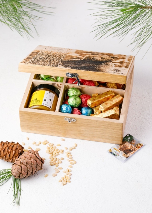 Деревянная шкатулка с конфетами, 920 г
