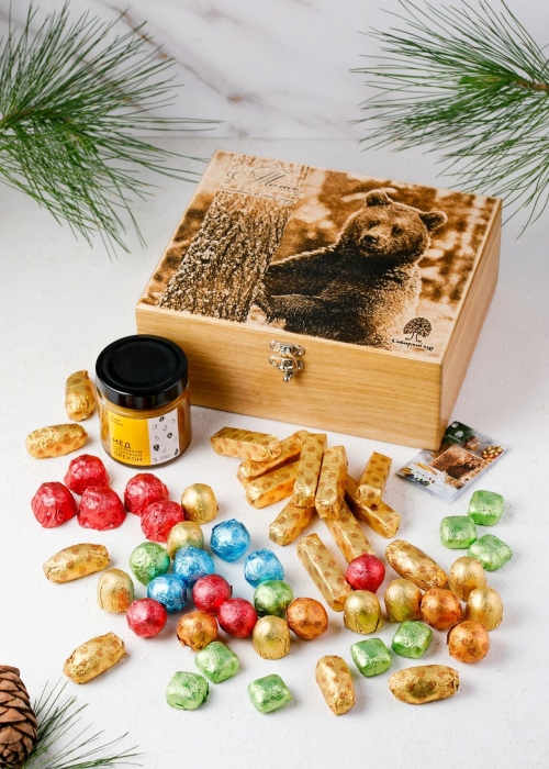 Деревянная шкатулка с конфетами, 920 г