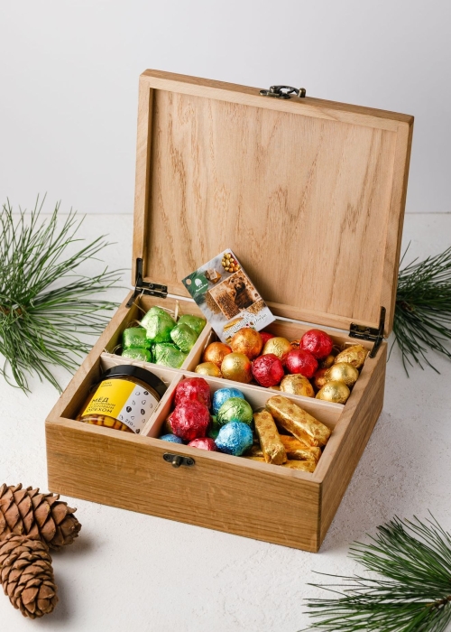 Деревянная шкатулка с конфетами, 930 г