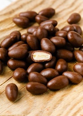 Ядро дальневосточного кедрового ореха в молочном шоколаде без сахара, 60 г