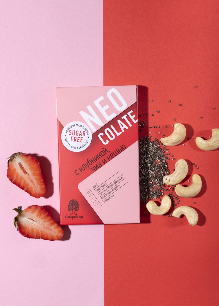 Шоколад без сахара NEOcolate с клубникой, чиа и кешью, 30 г