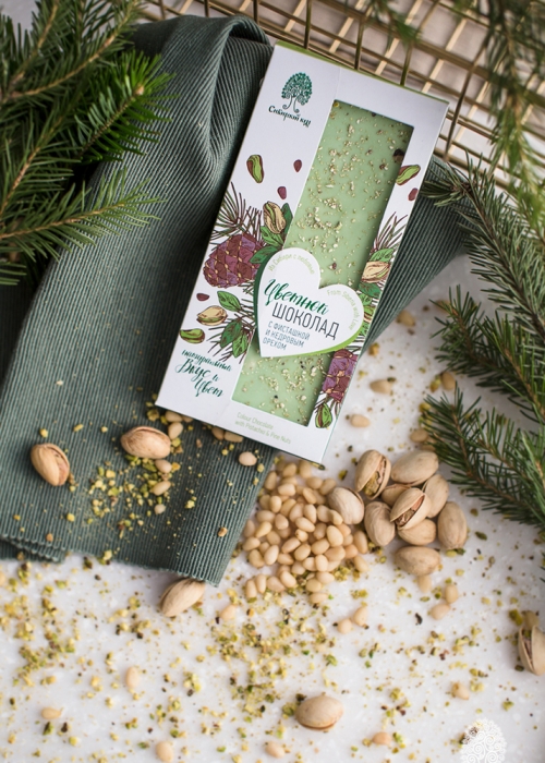 ★ Москва ★ Цветной шоколад с фисташкой и кедровым орехом, 100 г