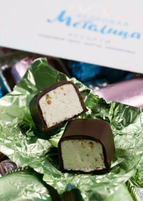 Кедровая метелица ассорти, 150 г — кедровый орех, матча, земляника