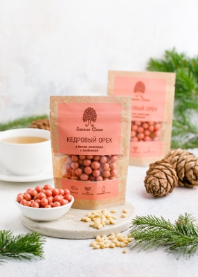 Ядро кедрового ореха в белом шоколаде с клубникой, 60 г