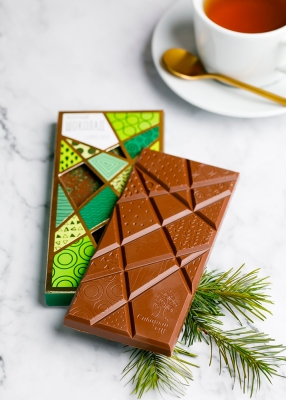 Молочный шоколад с еловой хвоёй, 100 г