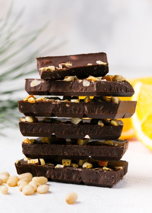 Тёмный шоколад с апельсином, корицей и кедровым орехом, 100 г