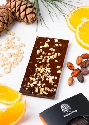 Тёмный шоколад с апельсином, корицей и кедровым орехом, 100 г