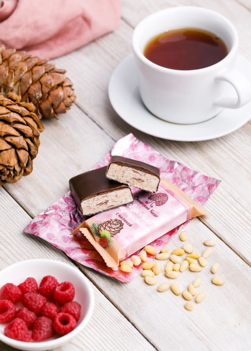 ★ Кедровый марципан с малиной, 720 г | шоу-бокс &mdash; 18 батончиков