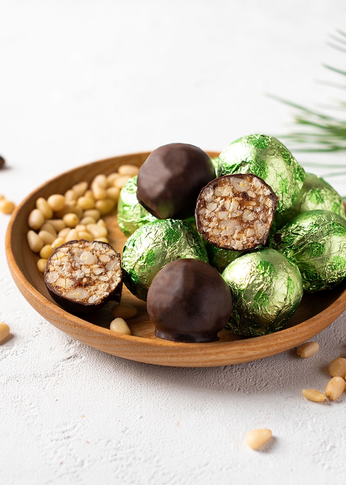 Кедровый грильяж с сосновой шишкой, 1 кг