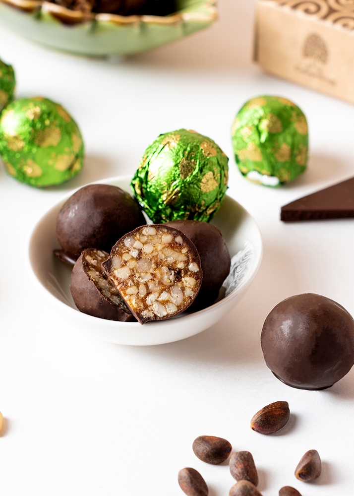 Кедровый грильяж с сосновой шишкой, 1 кг