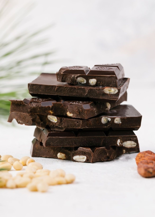 Тёмный шоколад с кедровым орехом, 100 г