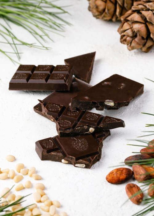 Тёмный шоколад с кедровым орехом, 100 г