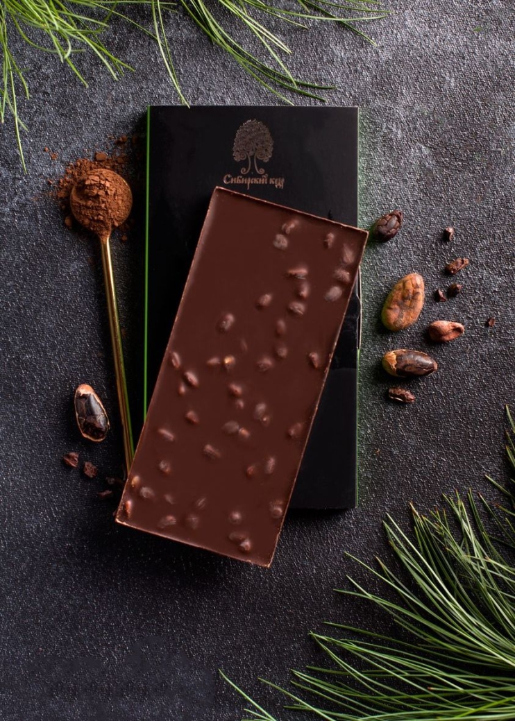 Тёмный шоколад с кедровым орехом, 100 г