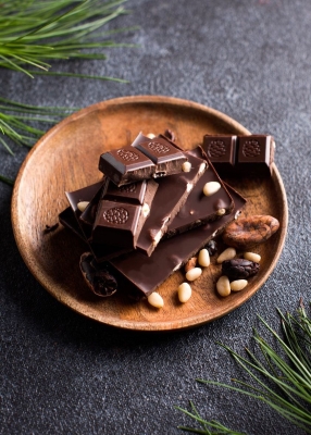 Тёмный шоколад с кедровым орехом, 100 г