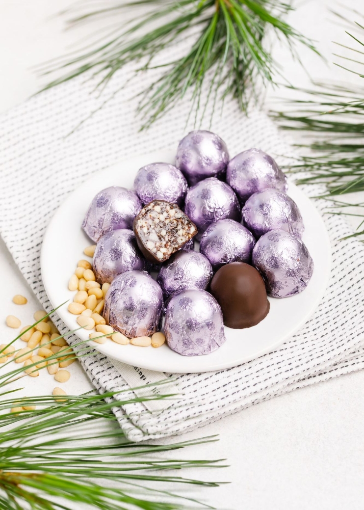 Кедровый грильяж с черёмухой, 1 конфета