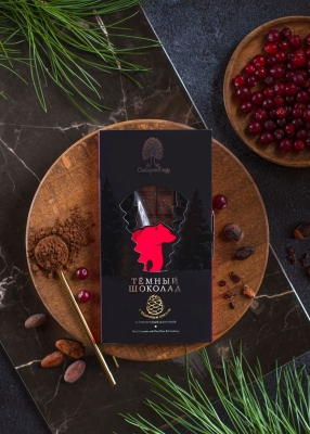Тёмный шоколад с клюквой и кедровым орехом, 100 г