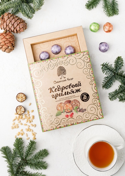 Кедровый грильяж ассорти, 120 г — яблоко, сосновая шишка, черёмуха