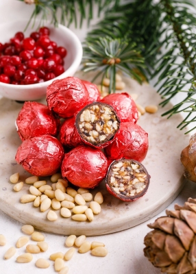 Кедровый грильяж с клюквой, 120 г