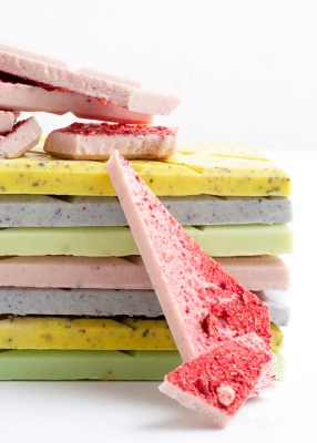 Цветной шоколад с апельсином и васильком, 100 г