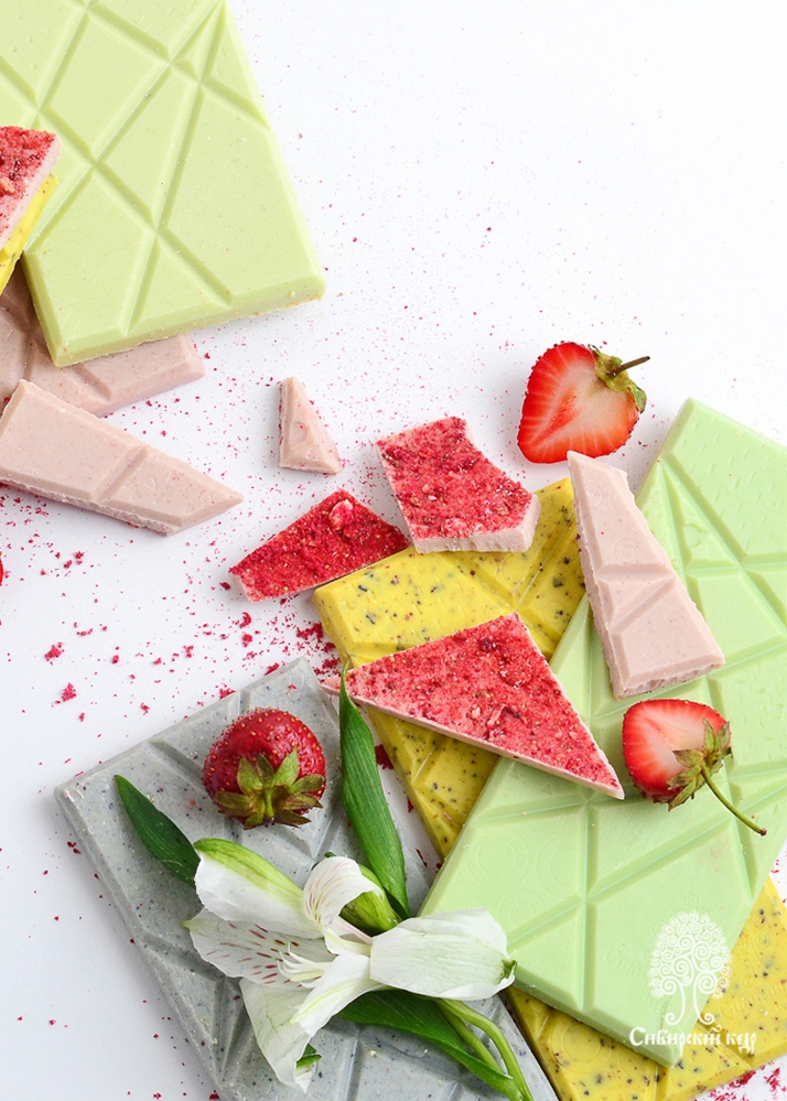 Цветной шоколад с ежевикой, клубникой и вереском, 100 г