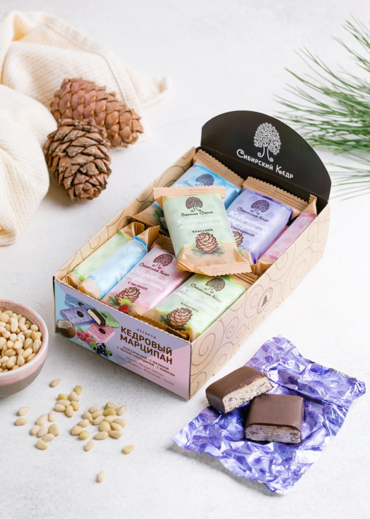 Кедровый марципан ассорти, 720 г | шоу-бокс — классика, малина, чёрная смородина, кокос