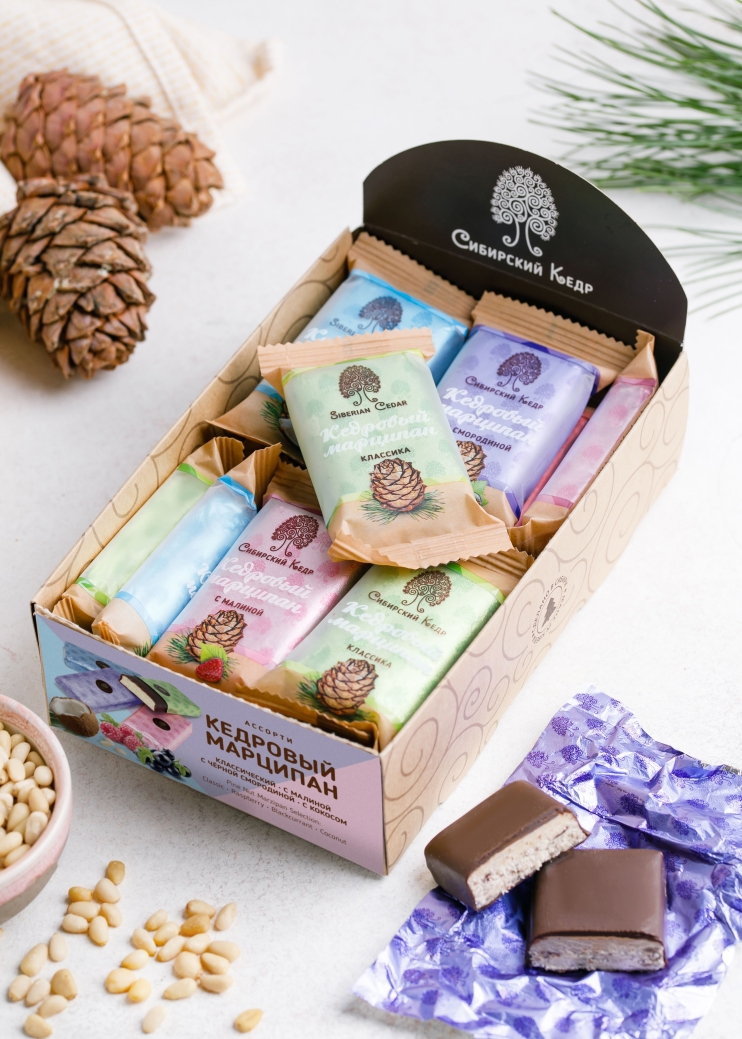 Кедровый марципан ассорти, 720 г | шоу-бокс — классика, малина, чёрная смородина, кокос