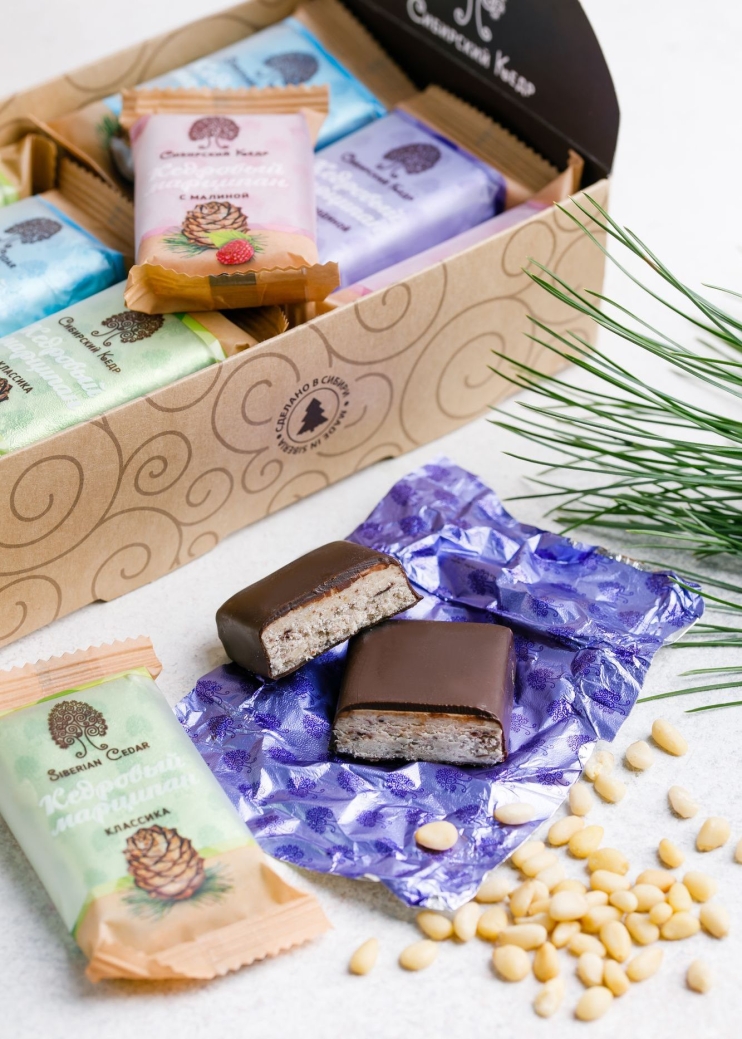 Кедровый марципан ассорти, 720 г | шоу-бокс — классика, малина, чёрная смородина, кокос