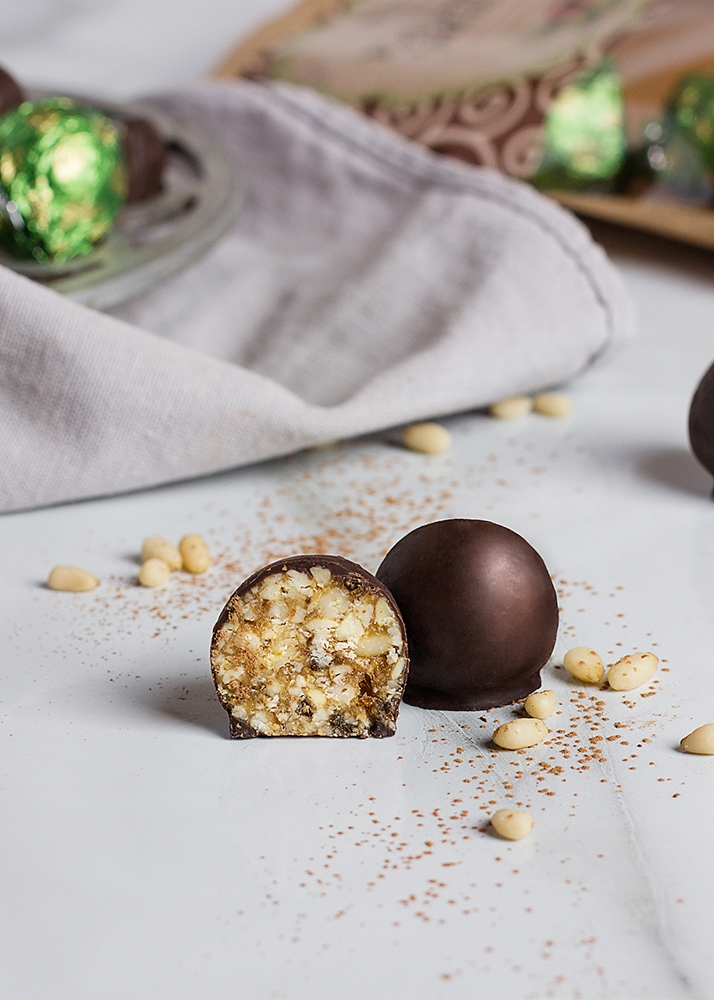 Кедровый грильяж с сосновой шишкой, 200 г | крафт-пакет