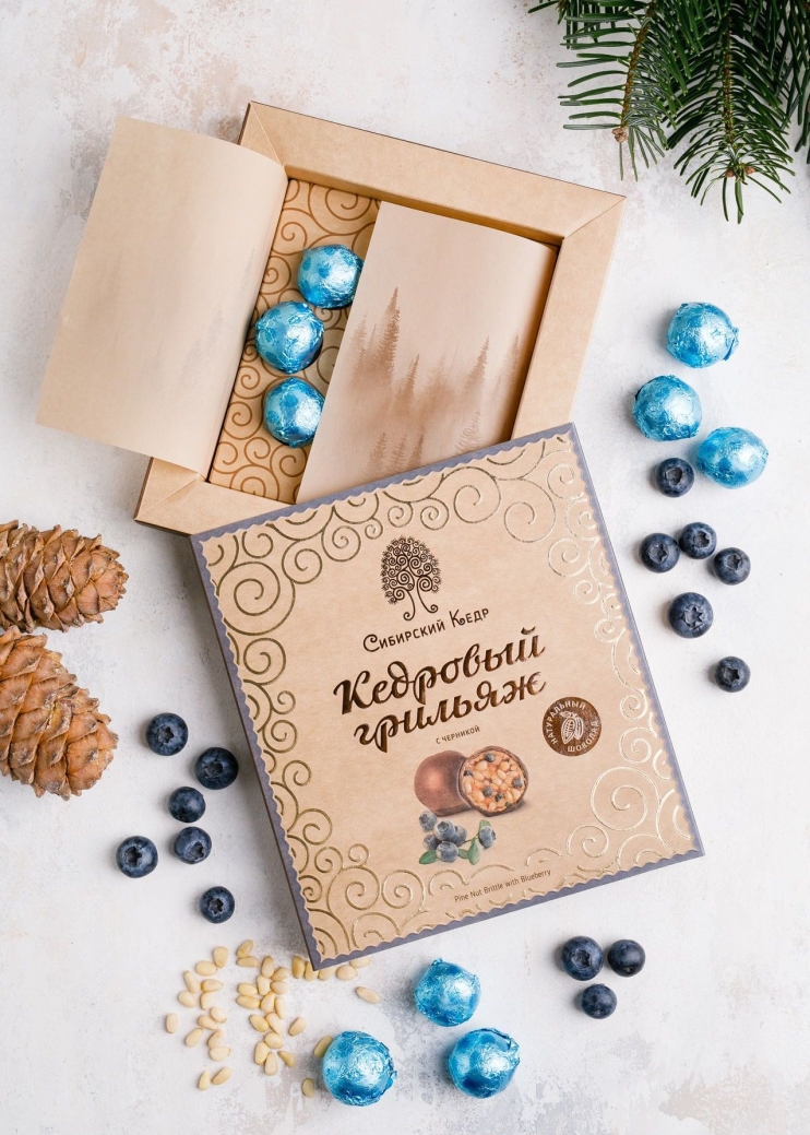 Кедровый грильяж с черникой, 120 г