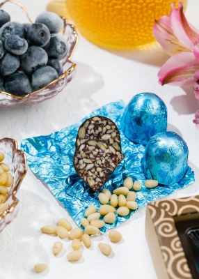 Кедровый грильяж с черникой, 120 г