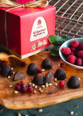 Кедровый трюфель «Ассорти из тёмного шоколада», 120 г — классический, малина, клюква