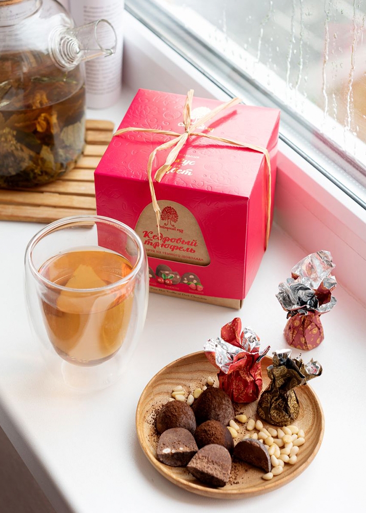 Кедровый трюфель «Ассорти из тёмного шоколада», 120 г — классический, малина, клюква